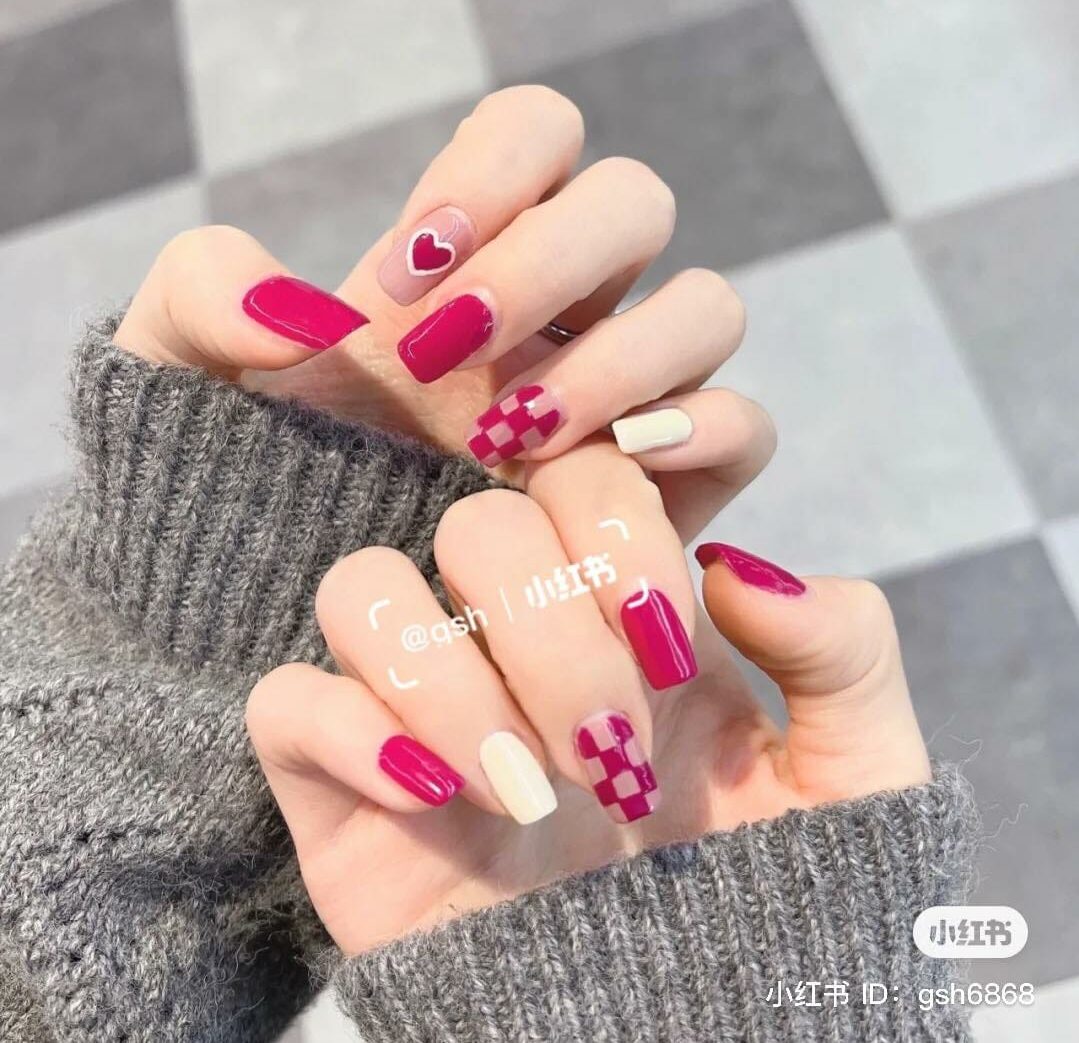 viva magenta nails 2023 (1)