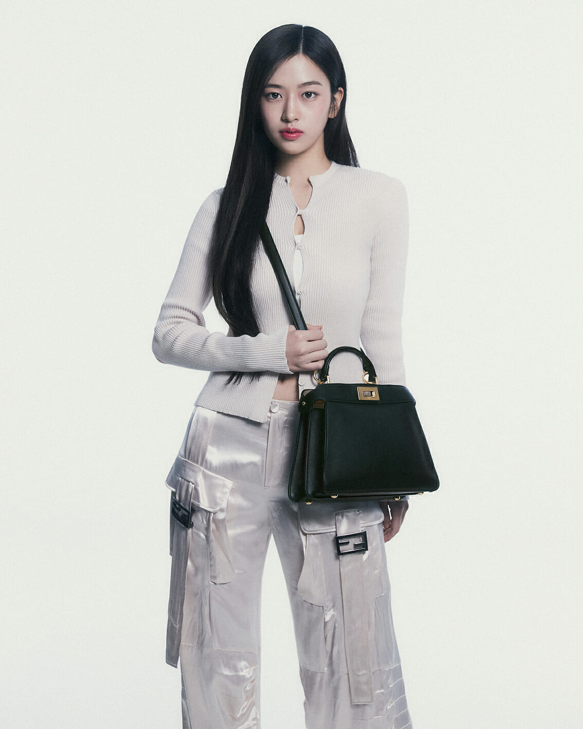 fendi kr ambassador yujin an peekaboo