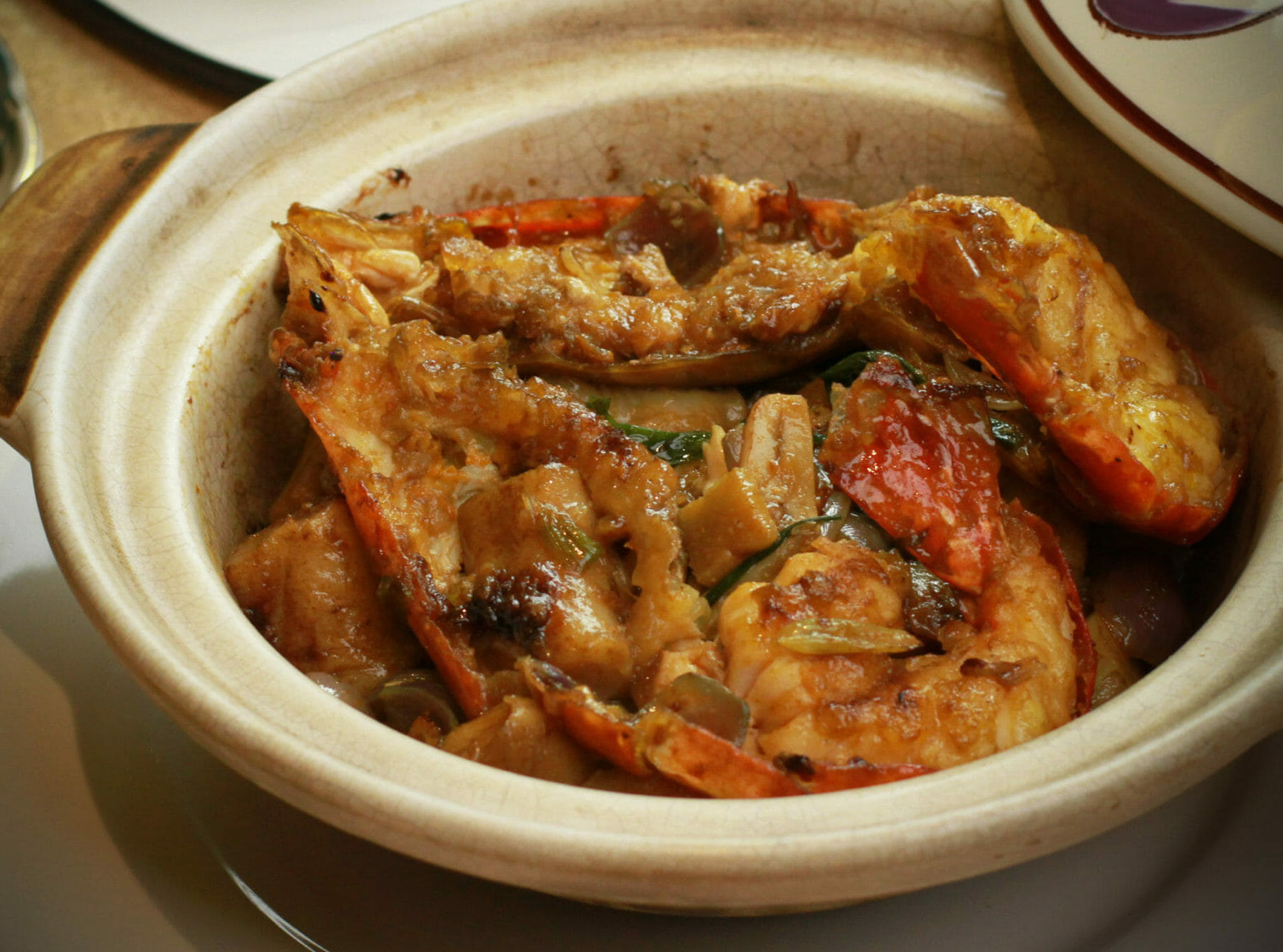 giant river prawns chee cheong fun in claypot