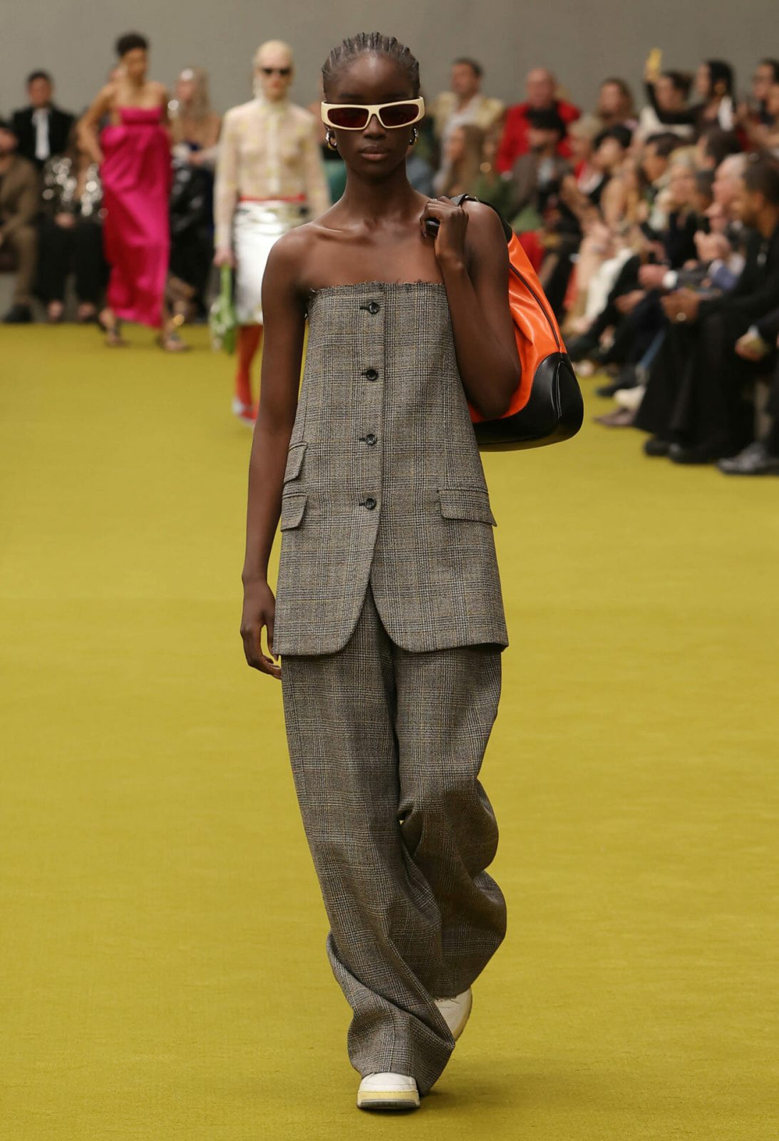 look 24