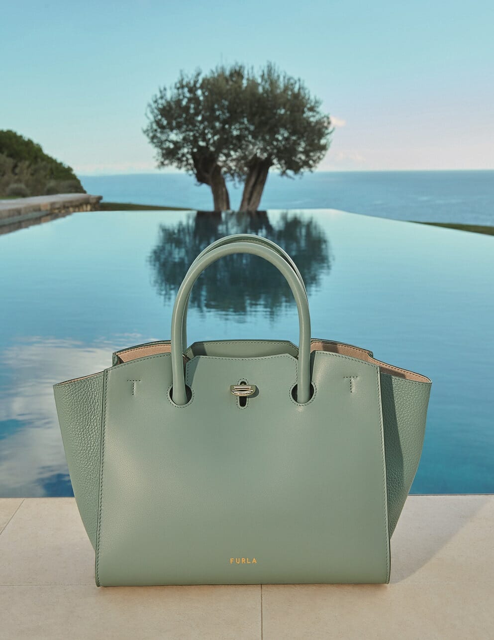 furla adv ss23 campaign genesi still