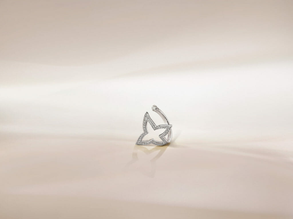 louis vuitton blossom large ring white gold still life