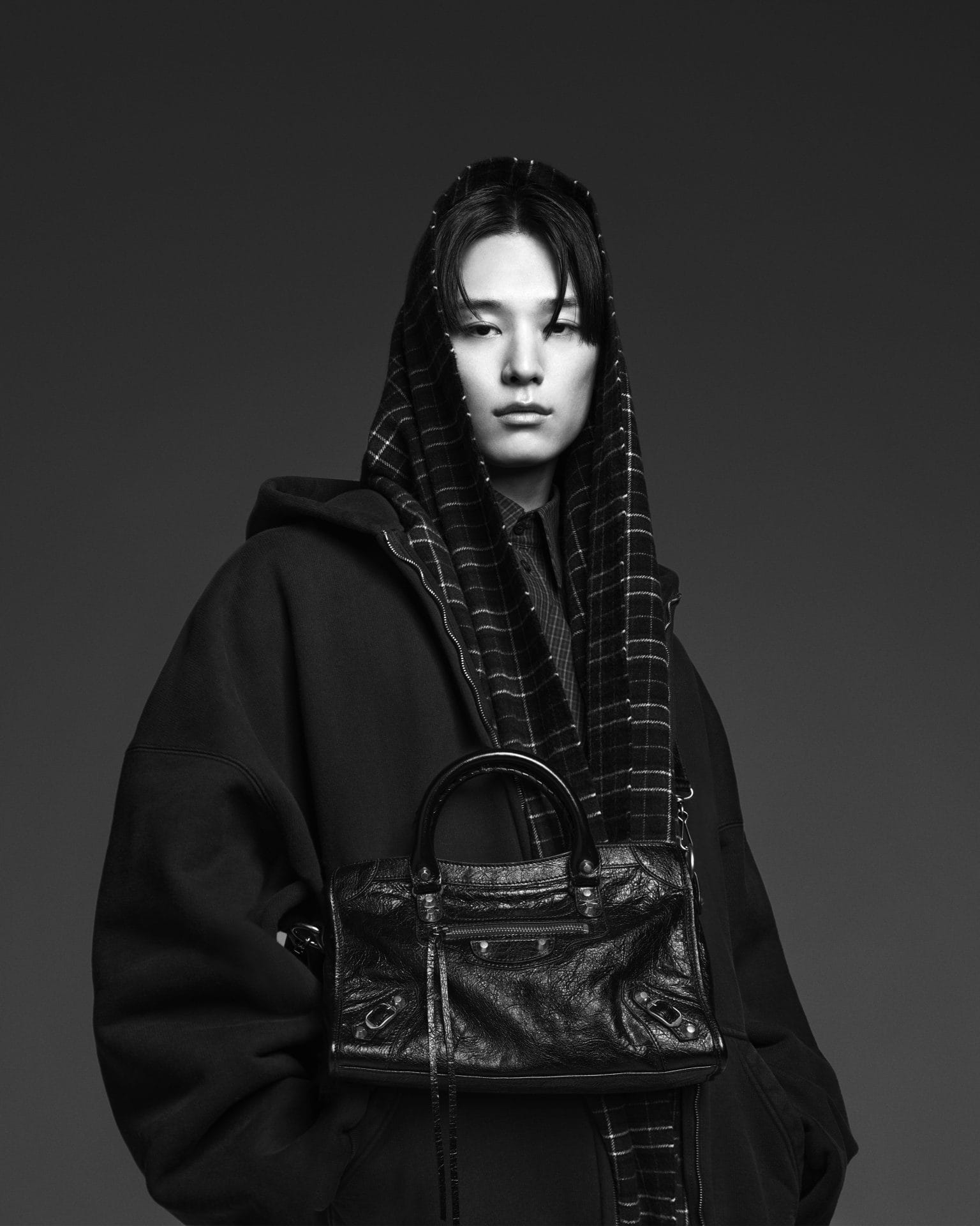 balenciaga le city bag campaign image 1 (1)