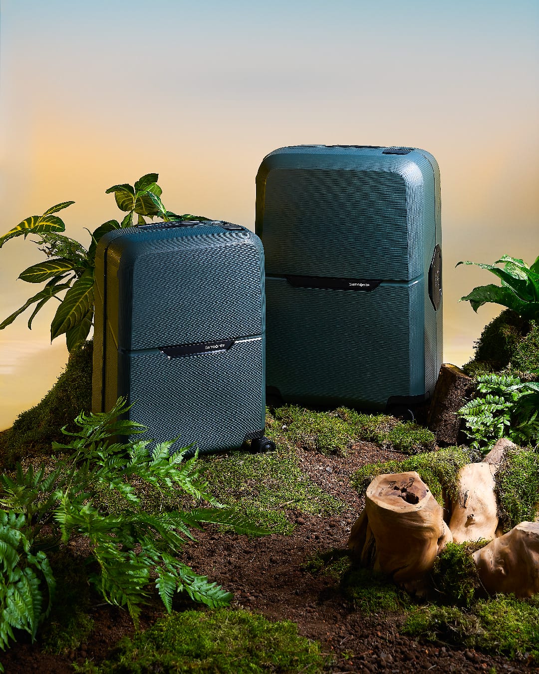 samsonite magnum eco midnight blue & forest green moodshot 1