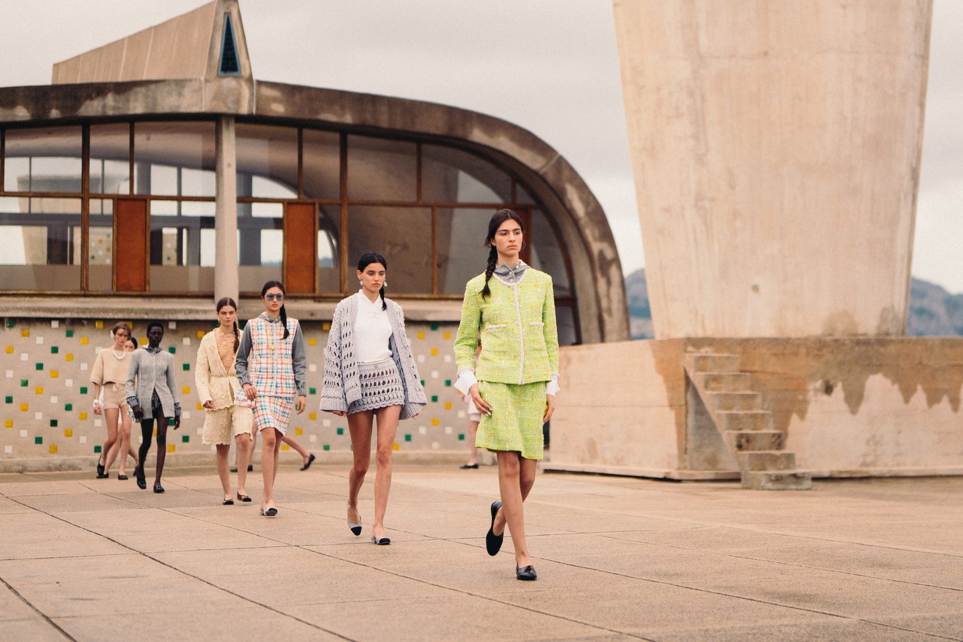 chanel cruise 2024 25 finale le corbusier unite dhabitation copyright flc adagp 1 hd