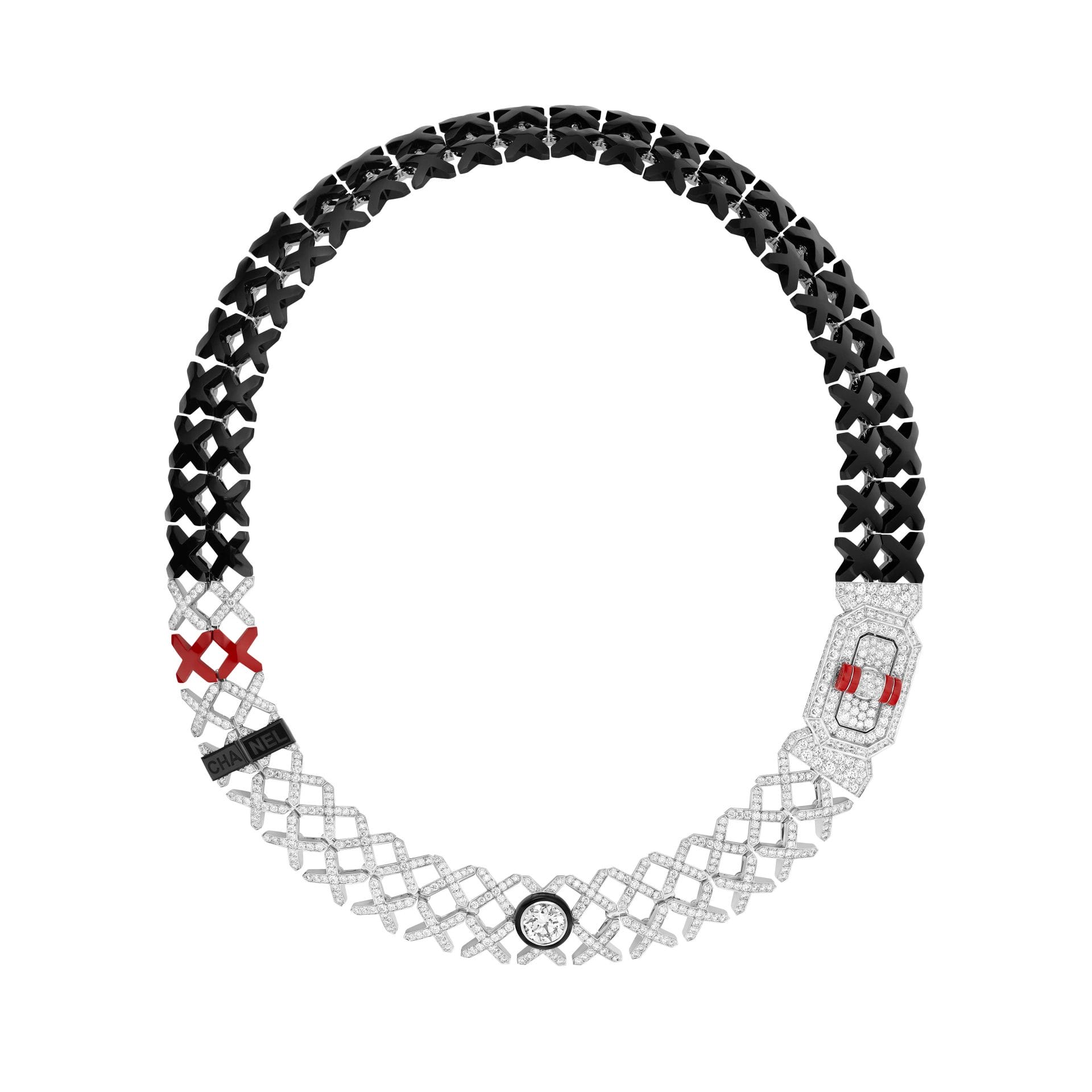 图15：quilted 2.55 necklace packshot