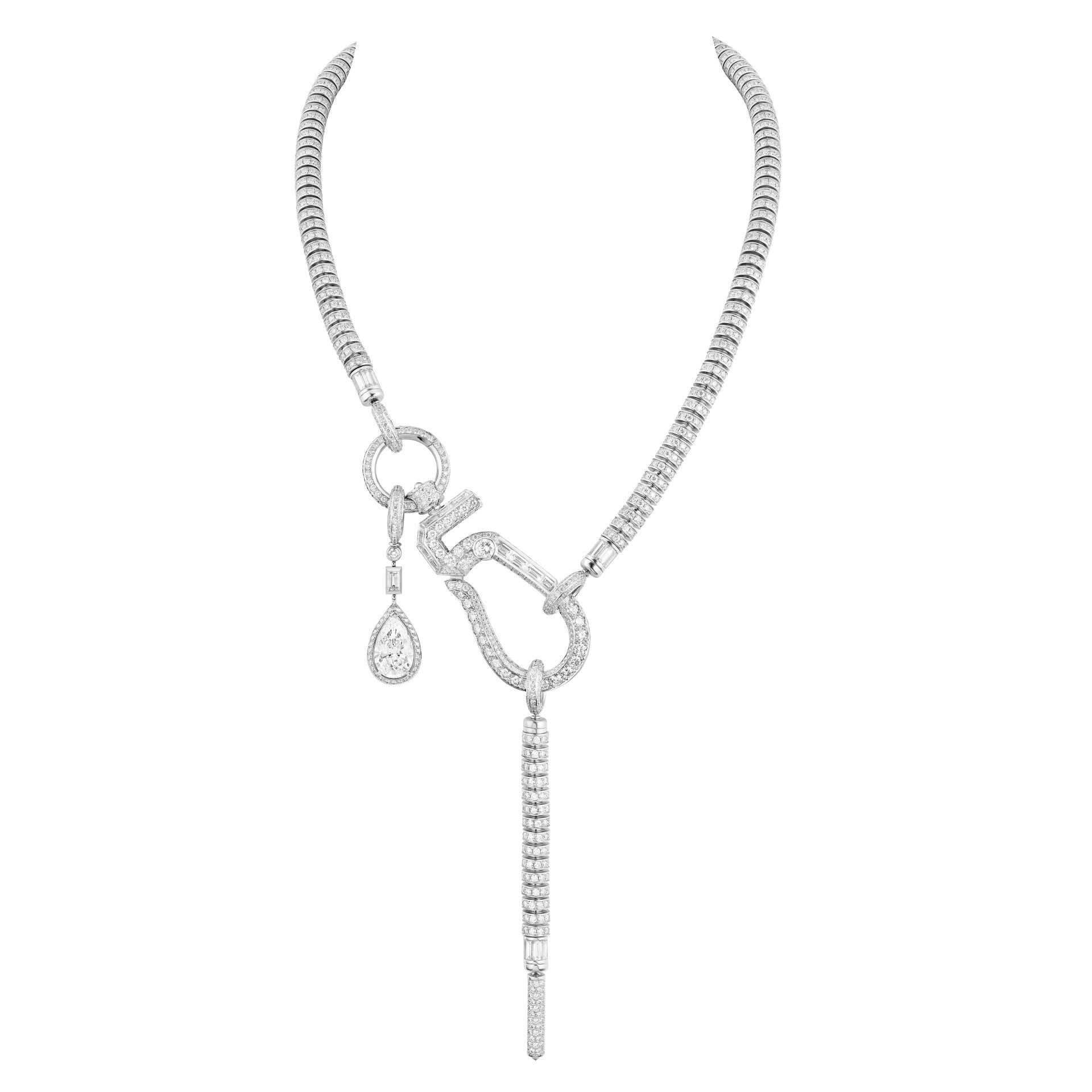 图3：sporty 5 necklace pear shaped diamond packshot