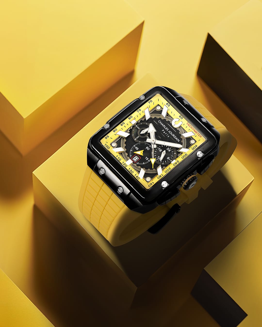 nsp0071 yellow background product shoot of a watch metal square 12ab5cd4 34da 44aa 8fab 803fb4153924 拷贝