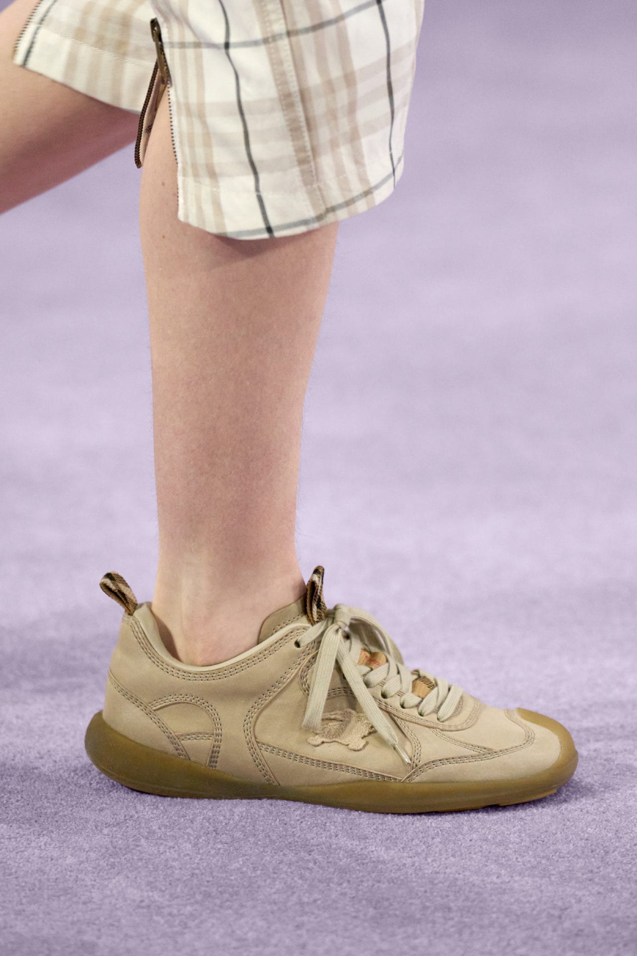 burberry summer 2025 show details look 11