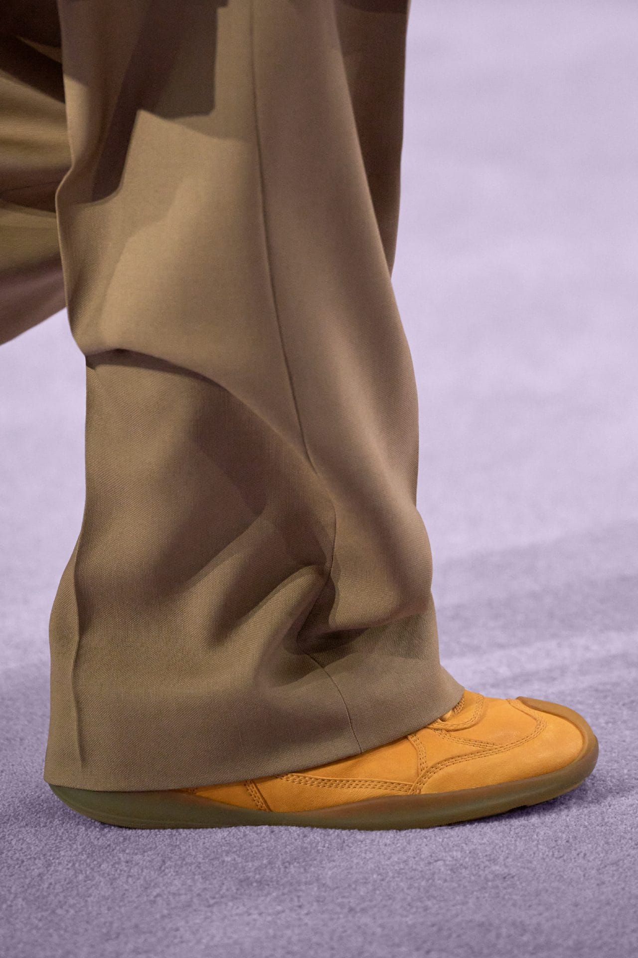 burberry summer 2025 show details look 37