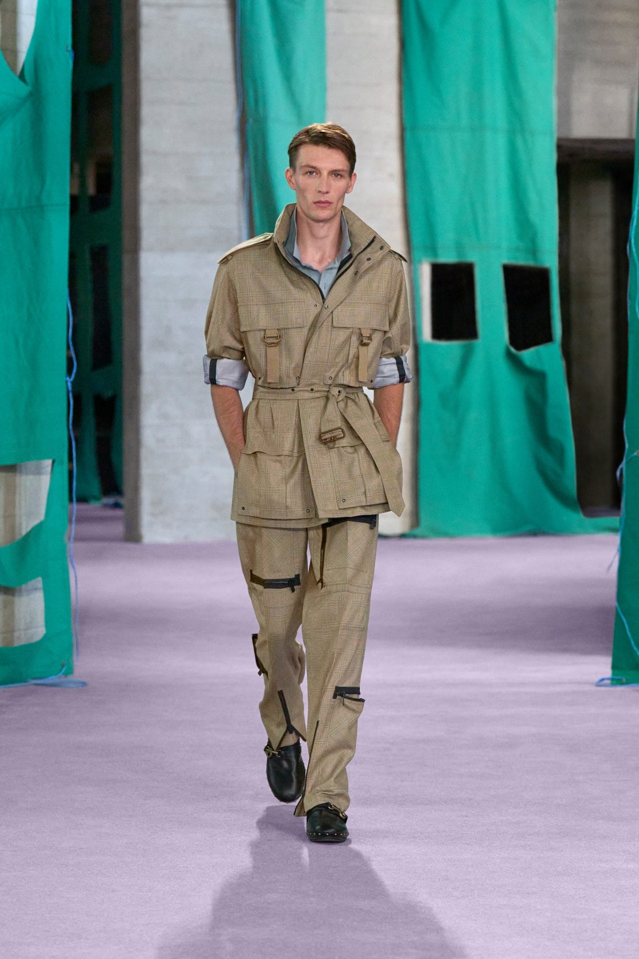 burberry summer 2025 show look 34