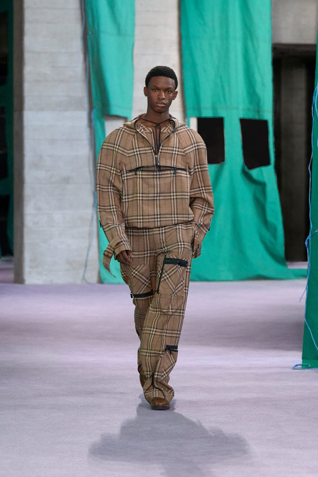 burberry summer 2025 show look 39