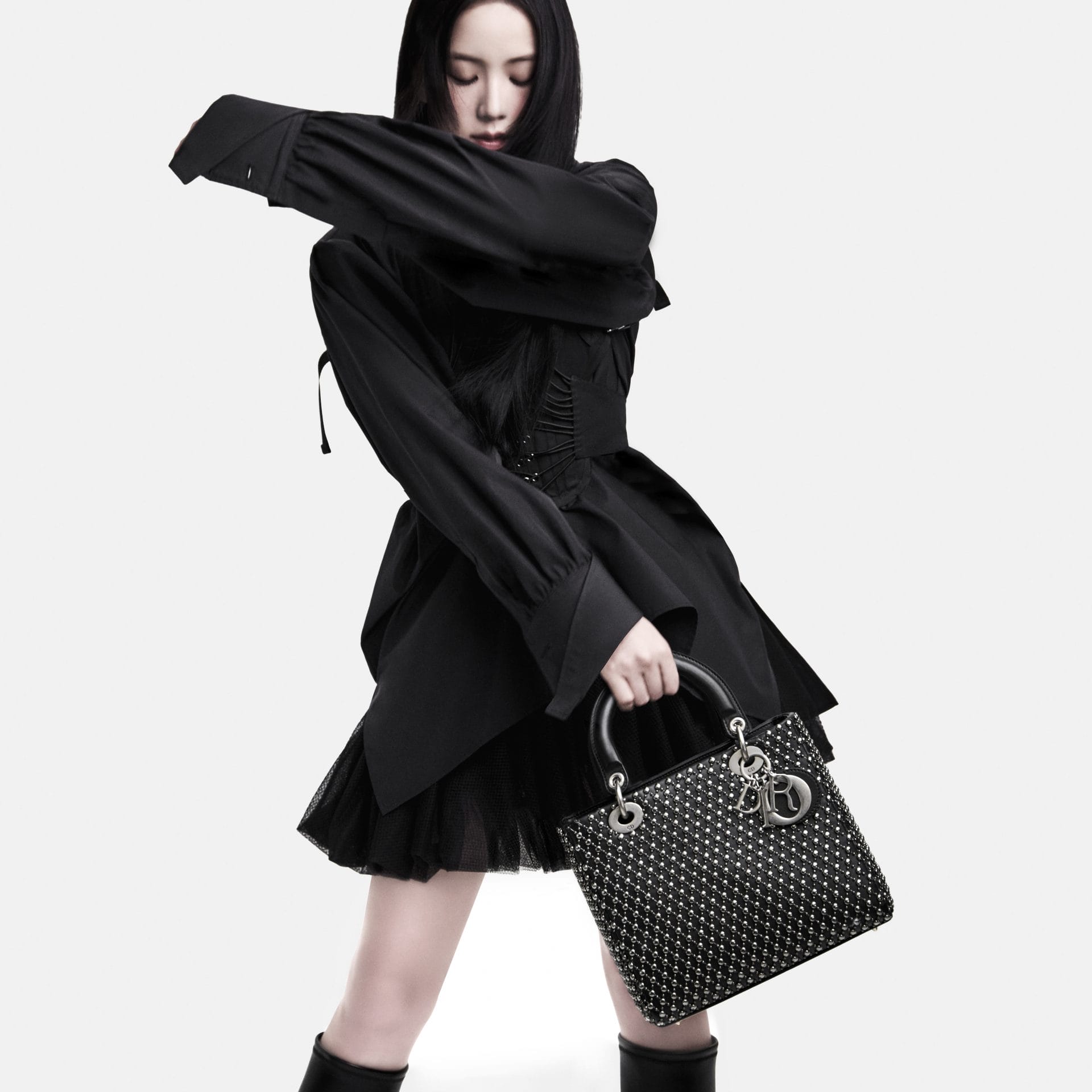 lady dior campaign x jisoo without logo (2)