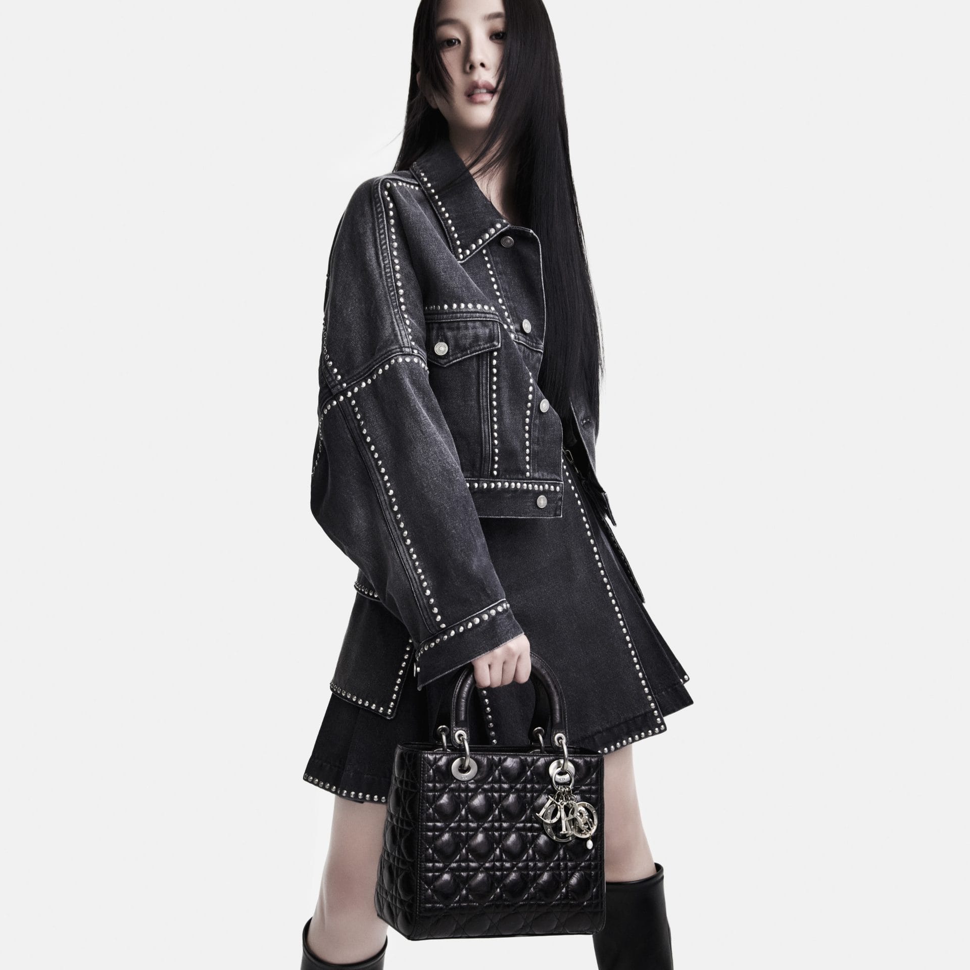 lady dior campaign x jisoo without logo (5)