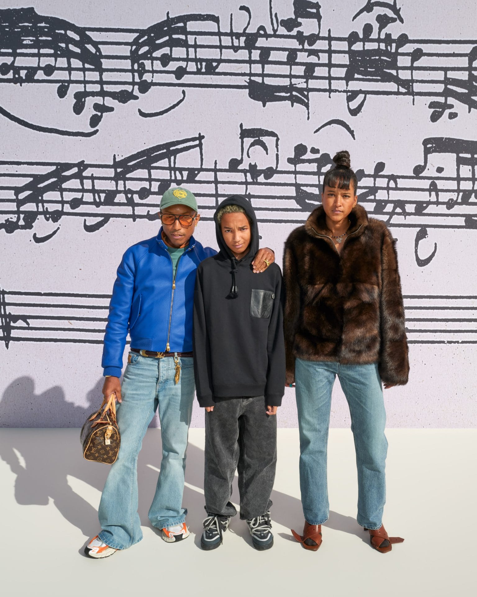 loewe ss25 ww photocall pharrel family l1110146 47 4x5