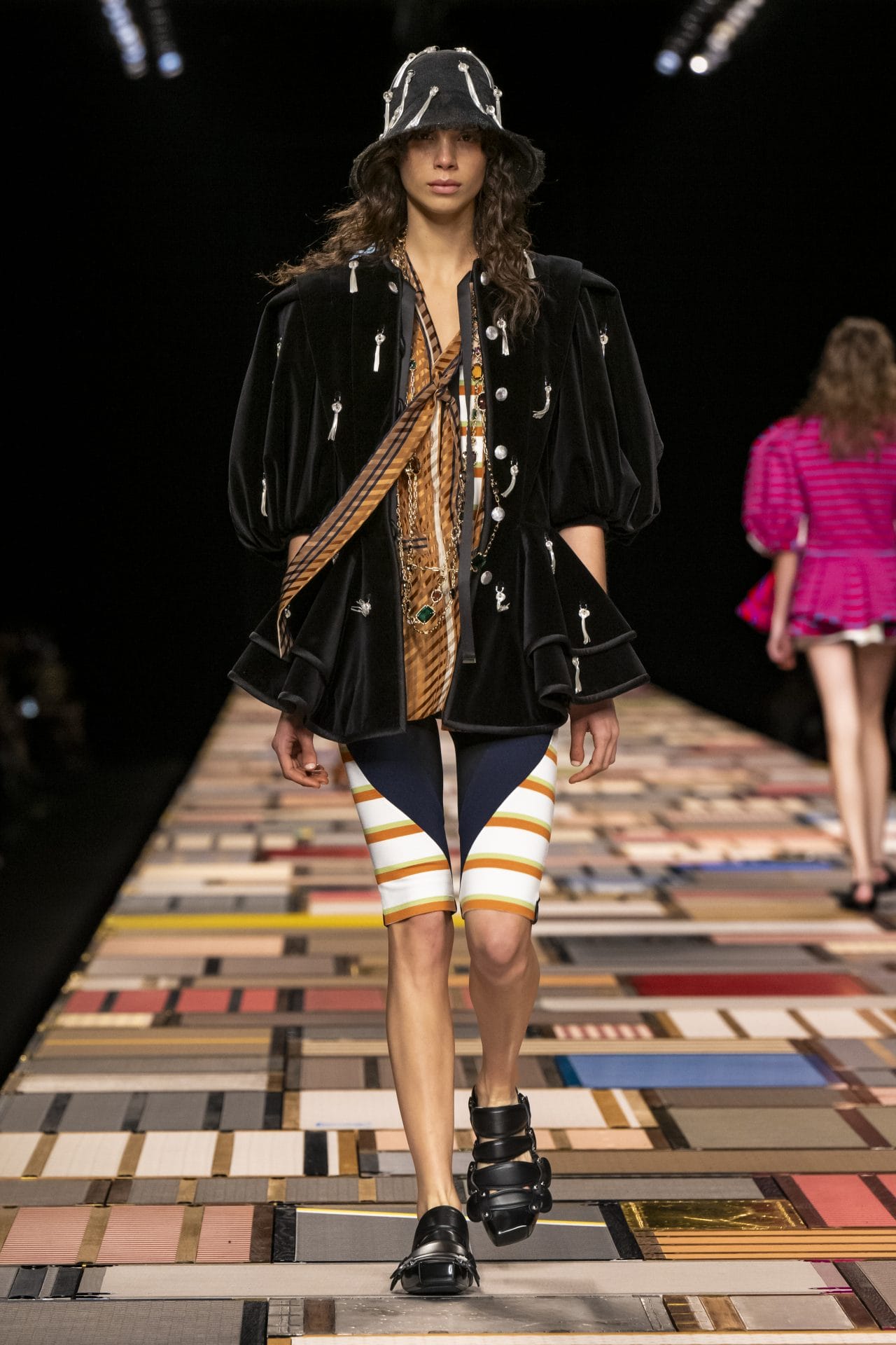 lv ss25 look 03