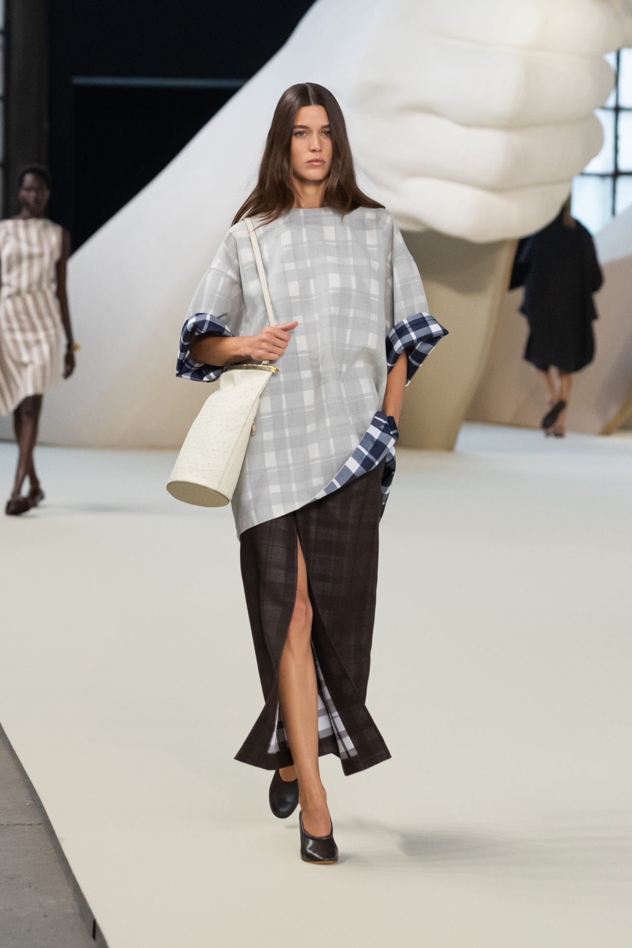 tod s mfw ss25 women s look 22