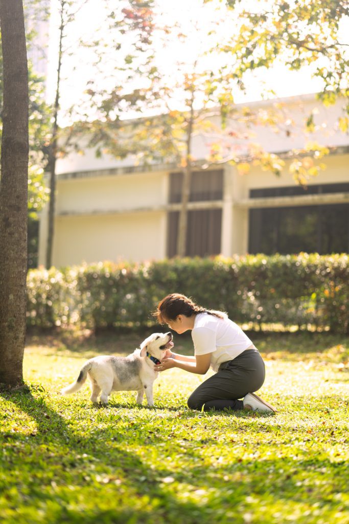 q5 bailey & his owner jessica.jpg（副本）
