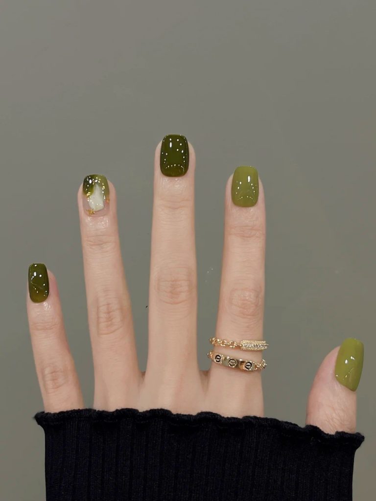 抓住夏天的尾巴！绿色美甲💅 1 毛丫头 来自小红书网页版