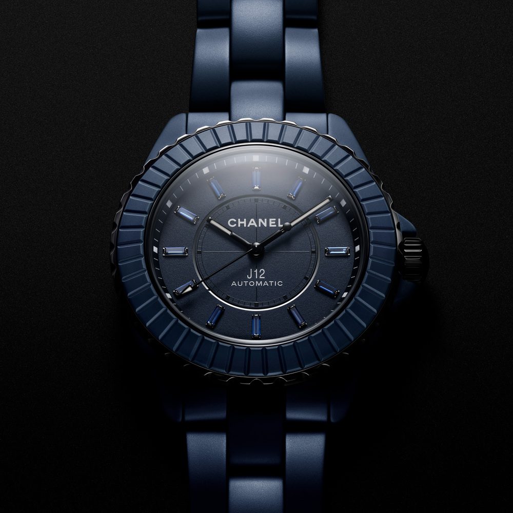 图1：j12 bleu caliber 12.1 38 mm