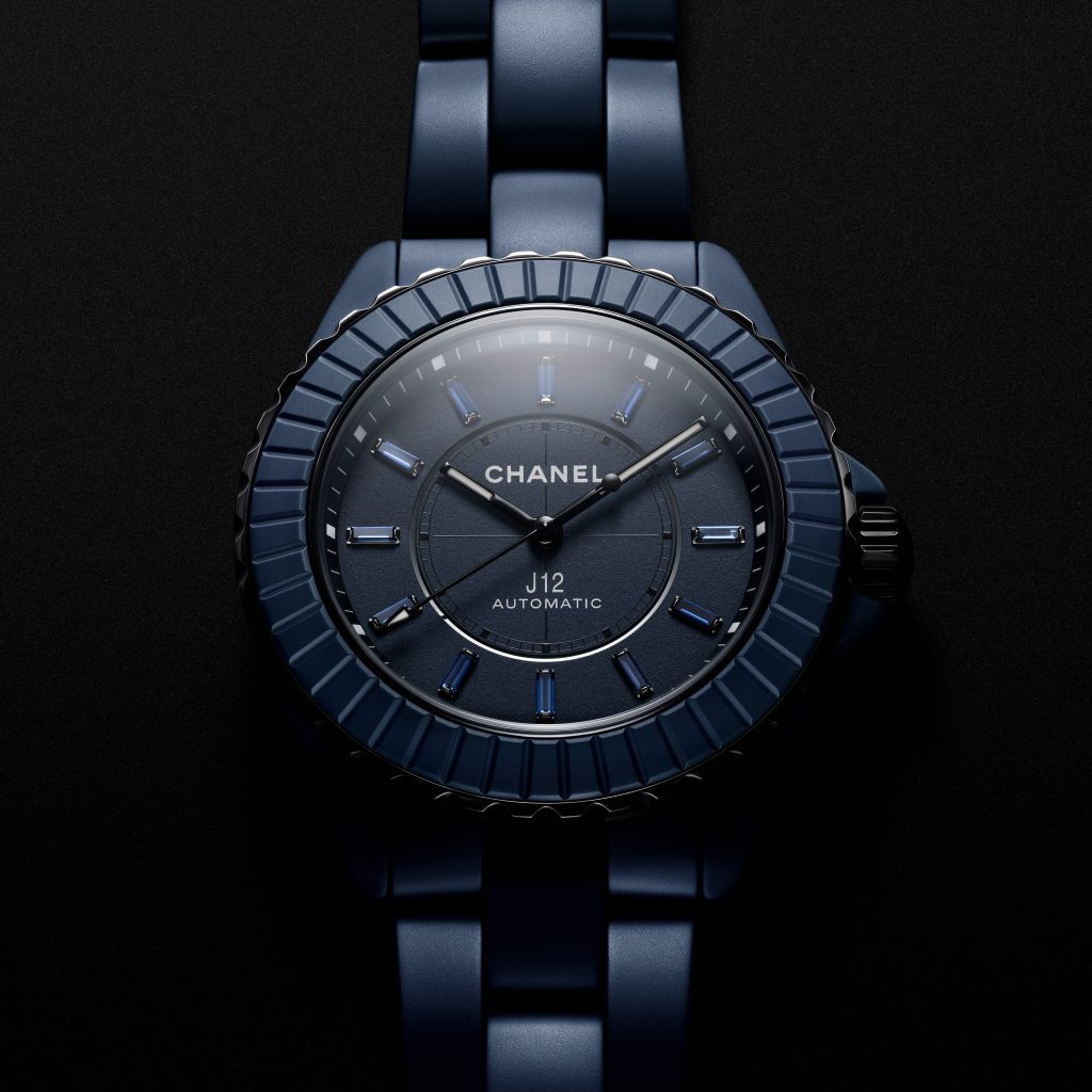 图1：j12 bleu caliber 12.1 38 mm