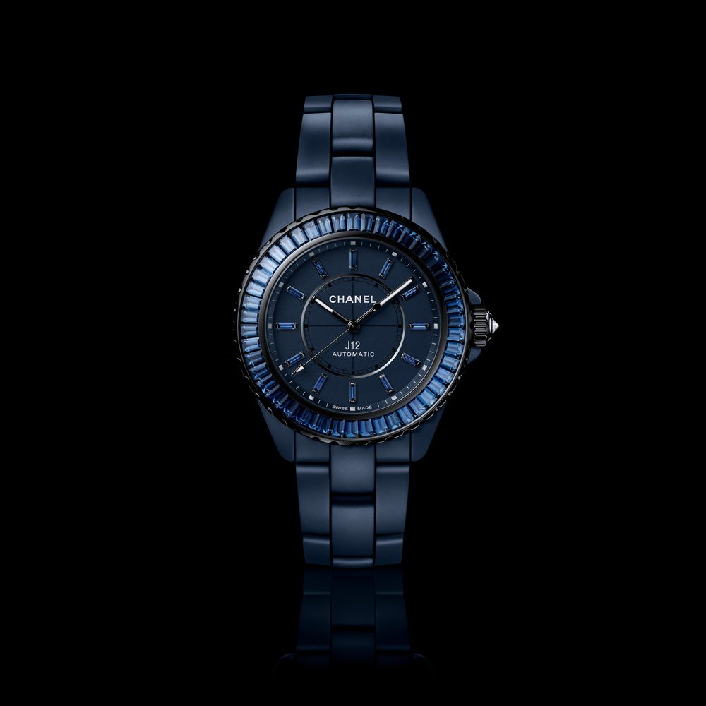 图3：j12 bleu 38 mm sapphires