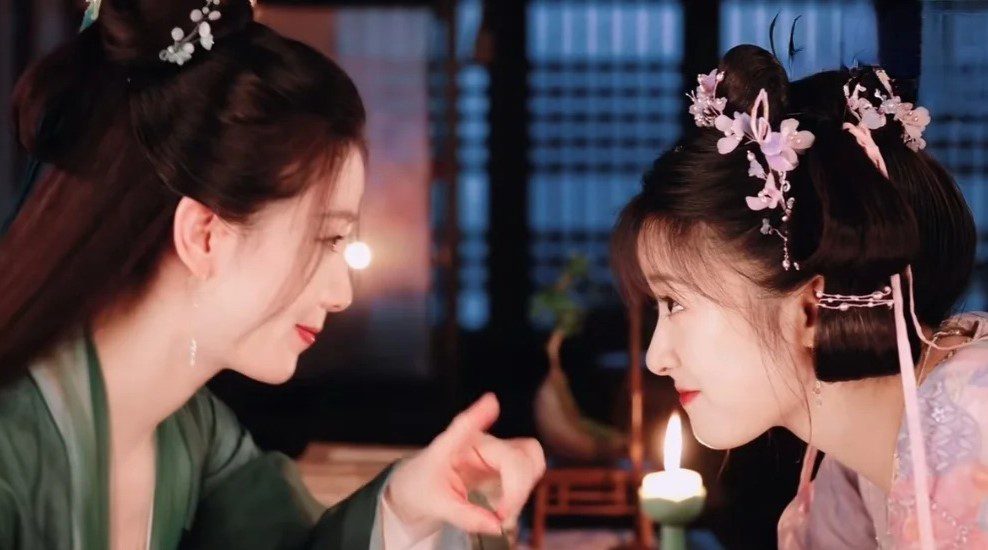 谁懂东方姐妹对视这里！ 1 一只小猫 来自小红书网页版