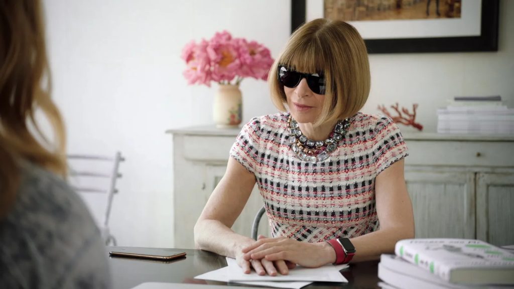 0 holding shop anna wintours office.jpg