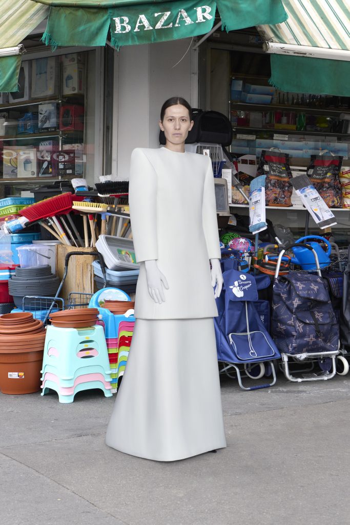 balenciaga couture 54 look 1 yuri 2