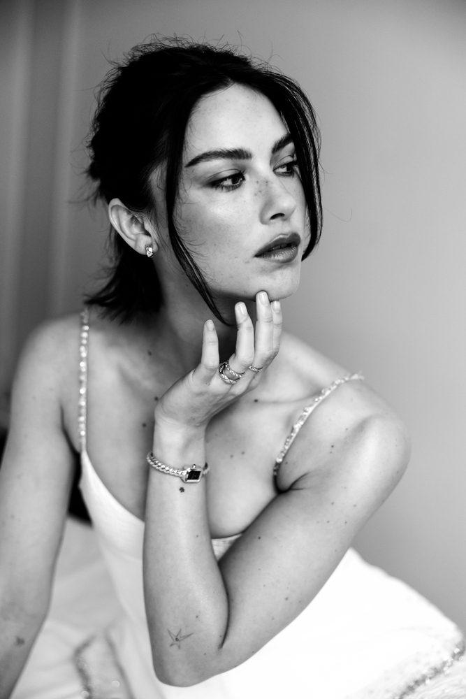 gracie abrams chanel getting ready hc fw25 26 show premiere galon 2