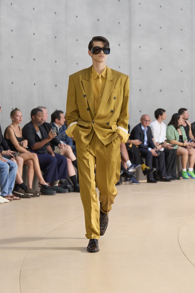 saint laurent fashion show men summer26 runway 04 hr