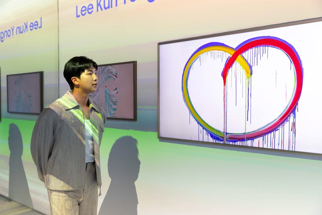 samsung tvs and displays samsung art tv rm of bts at art basel basel dl1