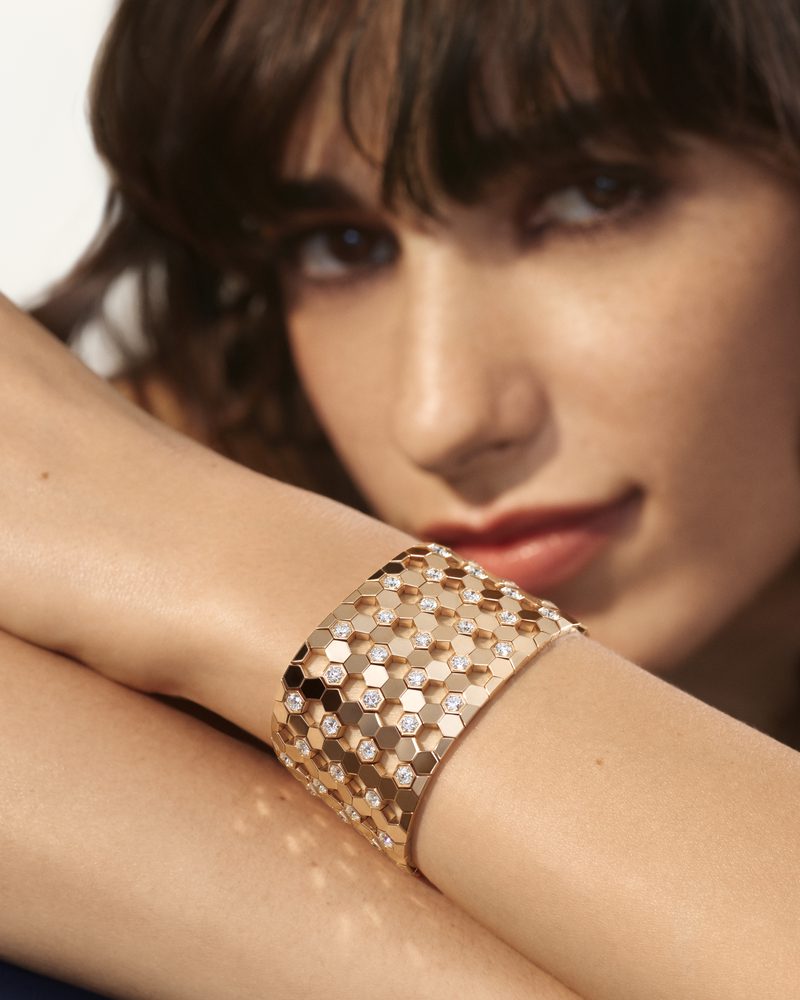 25 bee s ed mo bee brac cuff 2 4x5 rvb jpeg