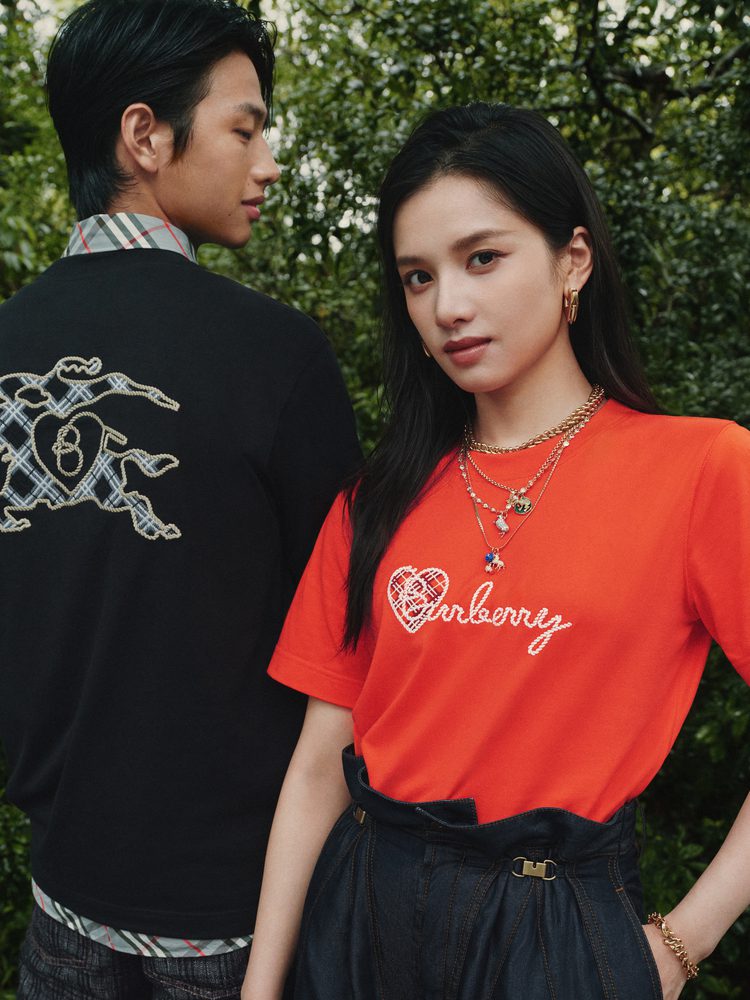 burberry cvd25 campaign zhang jingyi 3x4 2