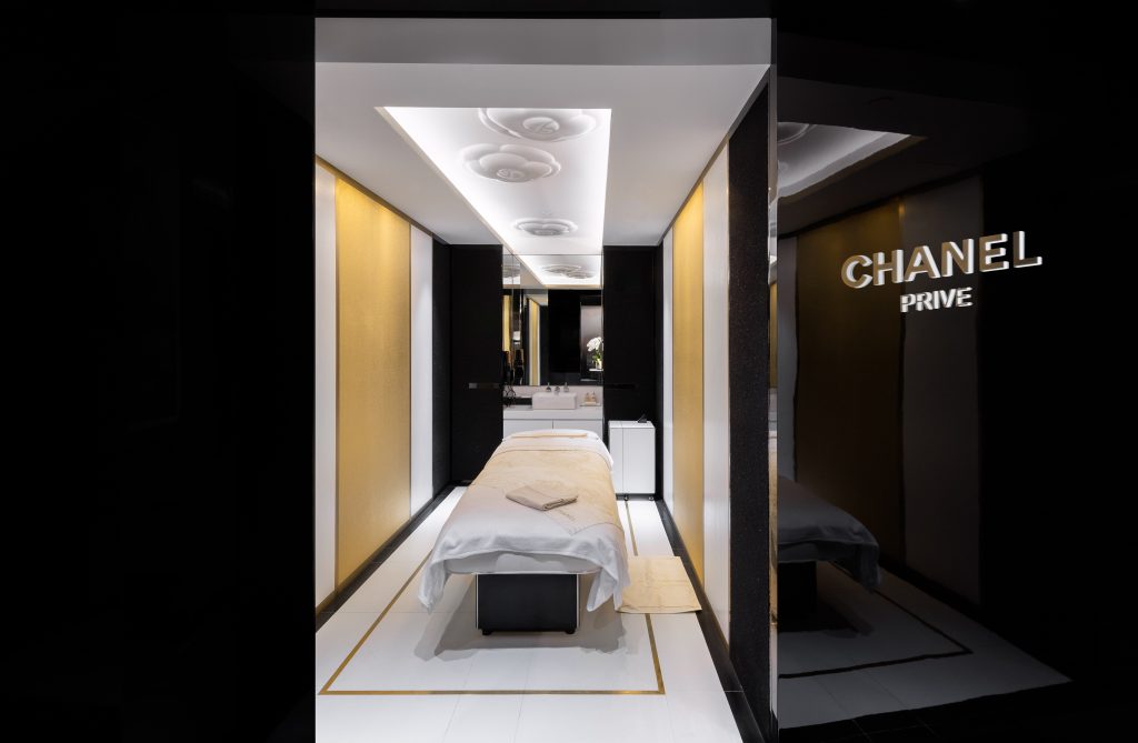 chanelisetanthegardens cabinprive 4