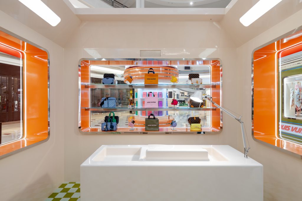 lv art of gifting popup 8