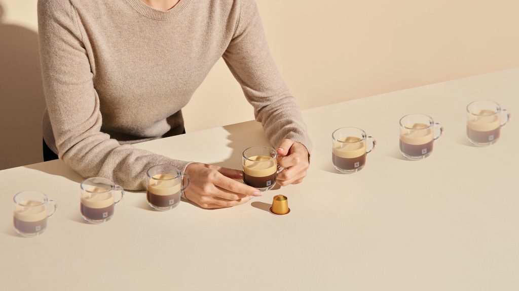 nespresso ww subscription25 shot 7 ol coffee in hand img 16x9 ol 20 xx
