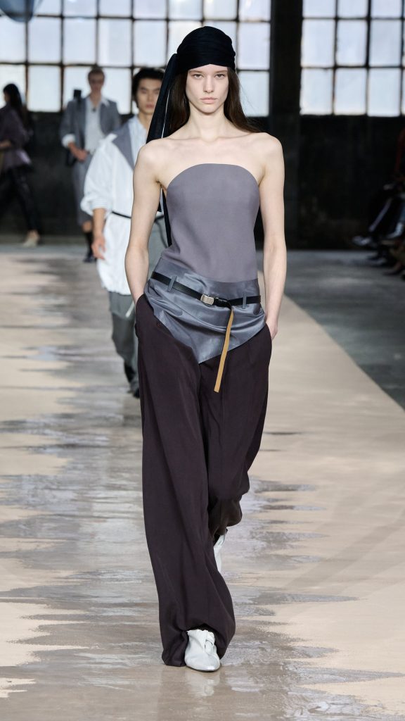 boss spring summer 26 fashion show runway 053 9x16 image mid res