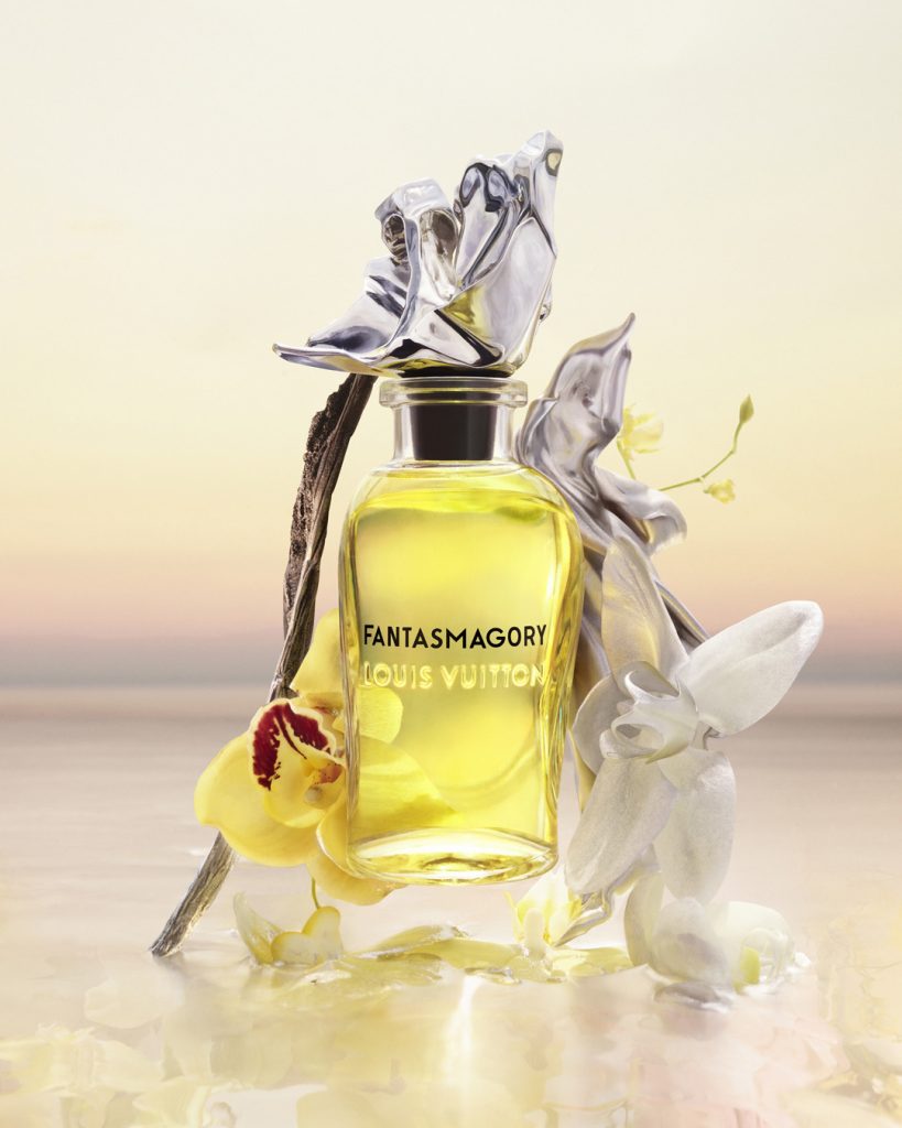 parfums lesextraits stilllife visual 02 bottle ingredients press 1080x1350