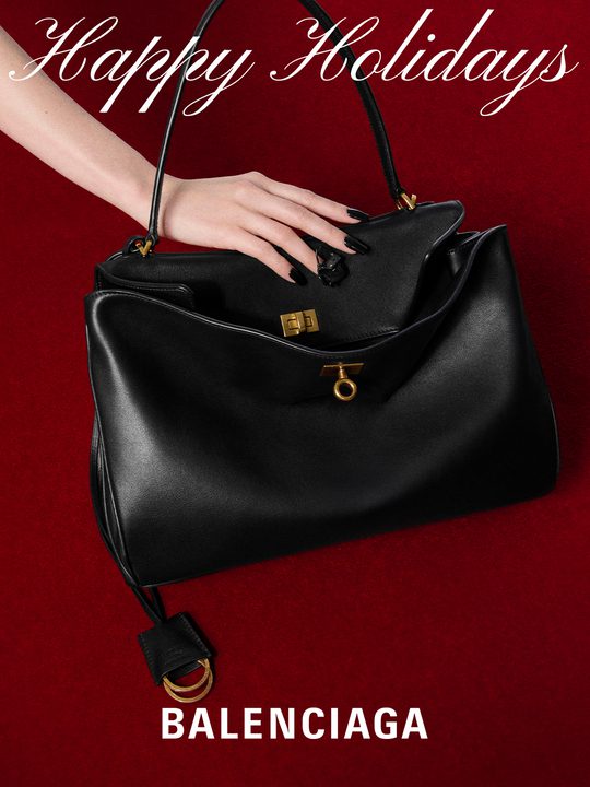 balenciaga eoy gifting nails en image 7