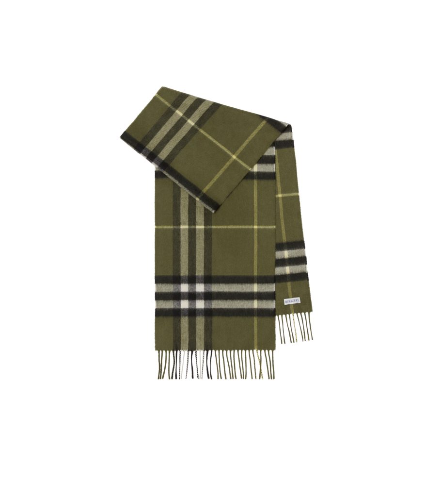 burberry festive 2025 product stills 42