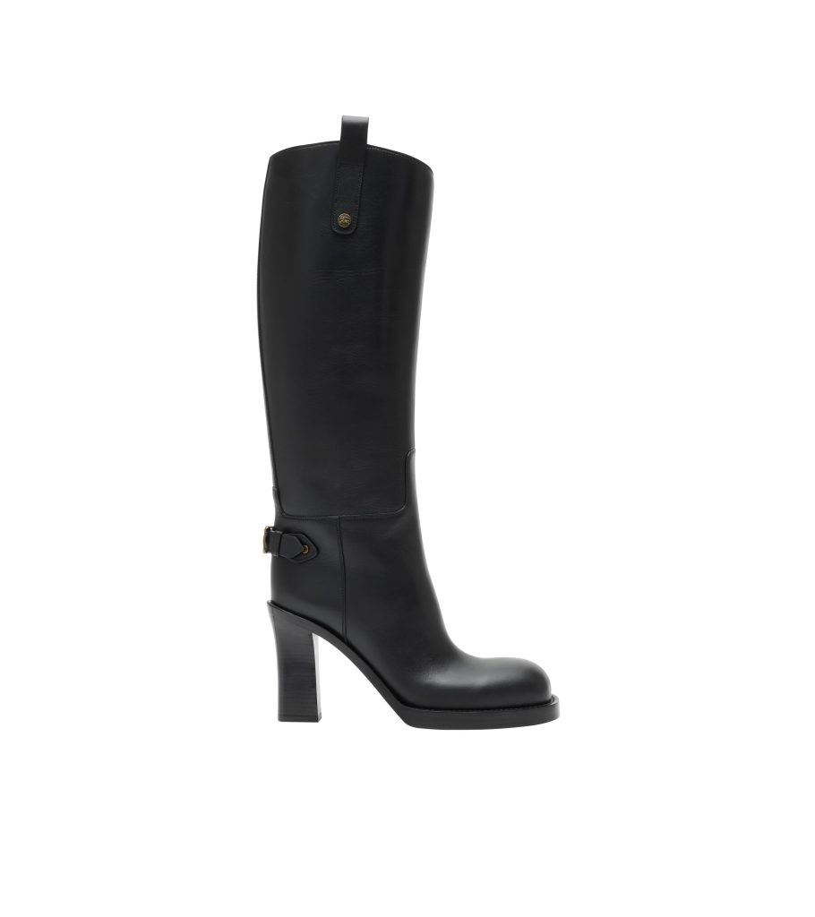 burberry festive 2025 product stills 70