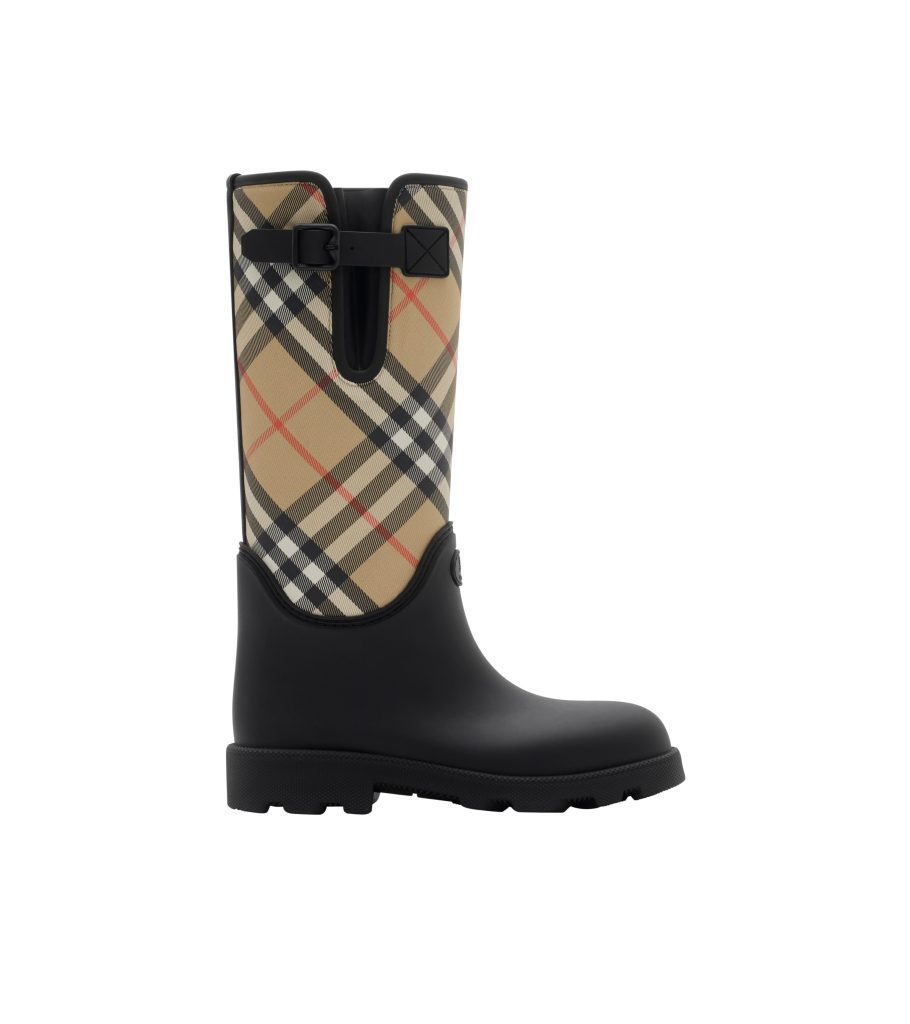 burberry festive 2025 product stills 74