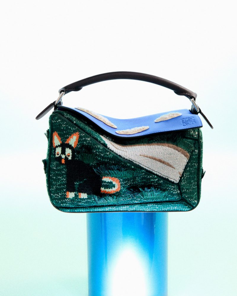 loewe ss26 preco gifting campaign ooh rgb cropped 10 4x5