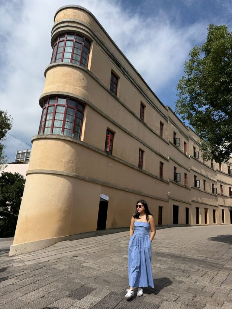 对月楼是昆明老街的其中一个地标