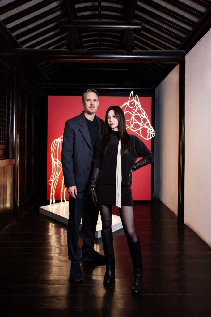 cos全球ceo daniel herrman & 艺人王霏霏高清图 1