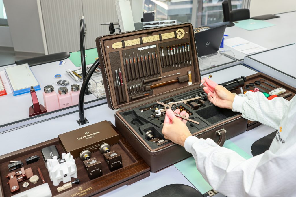 patek philippe service center(sg 69