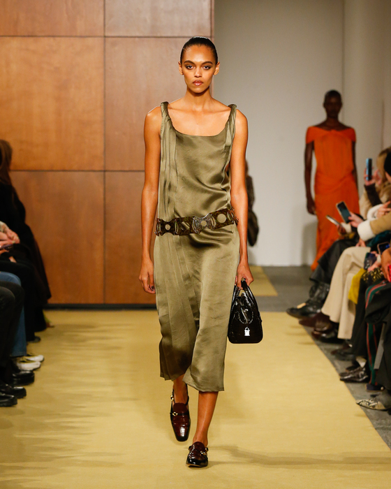 tb fw26 show look 025 4x5