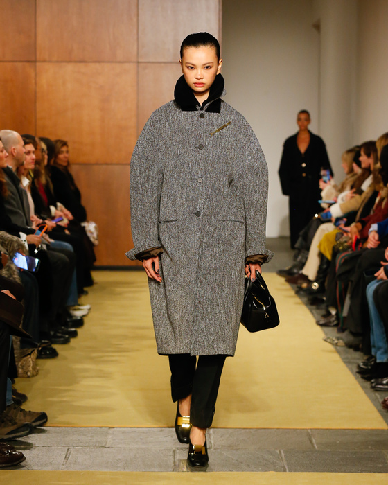 tb fw26 show look 034 4x5