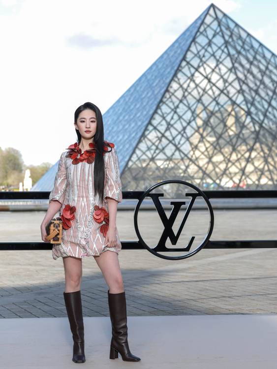 13 liu yifei